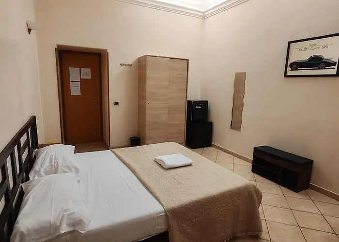 Piazza Ragusa 3* Rome