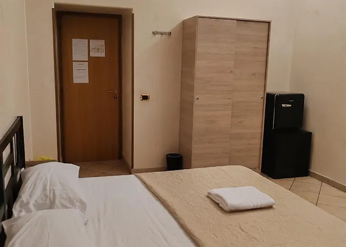 Piazza Ragusa 3* Rome