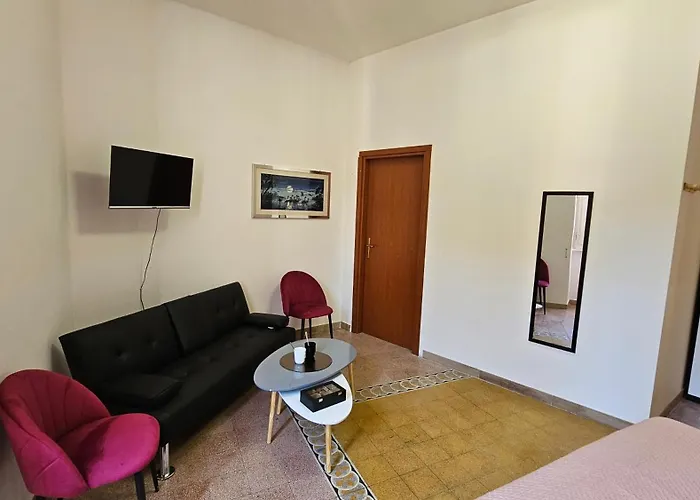 Piazza Ragusa Couette-café Rome